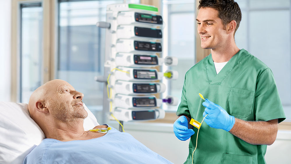 Sygeplejersken tilslutter intuitivt den regionale anæstesilinje